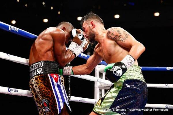 1-LR_FIGHT-NIGHT-LARA-VS-MARTIROSYAN-TRAPPFOTOS-05212016-3574