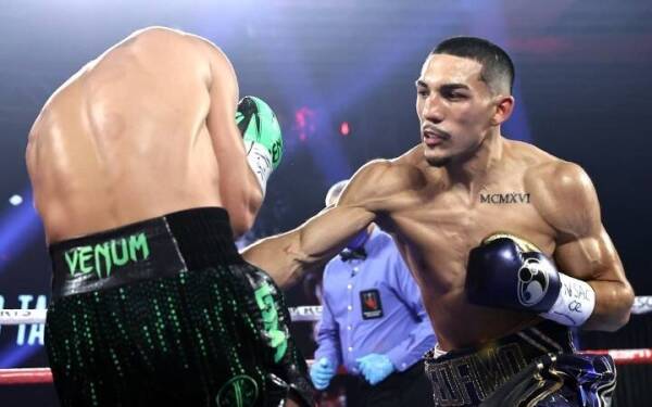 lopez-lomachenko-fight (3)
