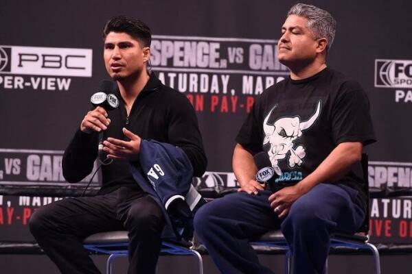 mikey-garcia-robert-garcia